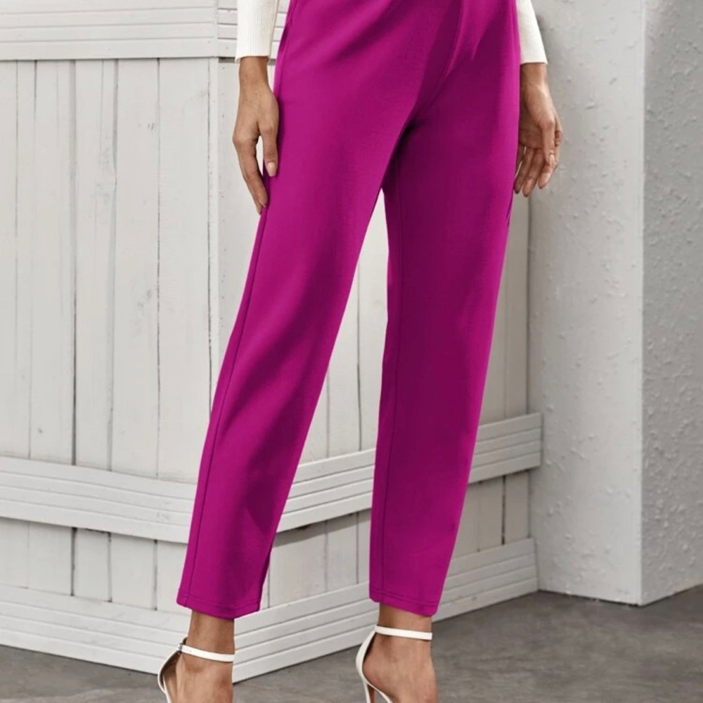 High-Rise Slant Pocket Tapered Pants size 8/10.